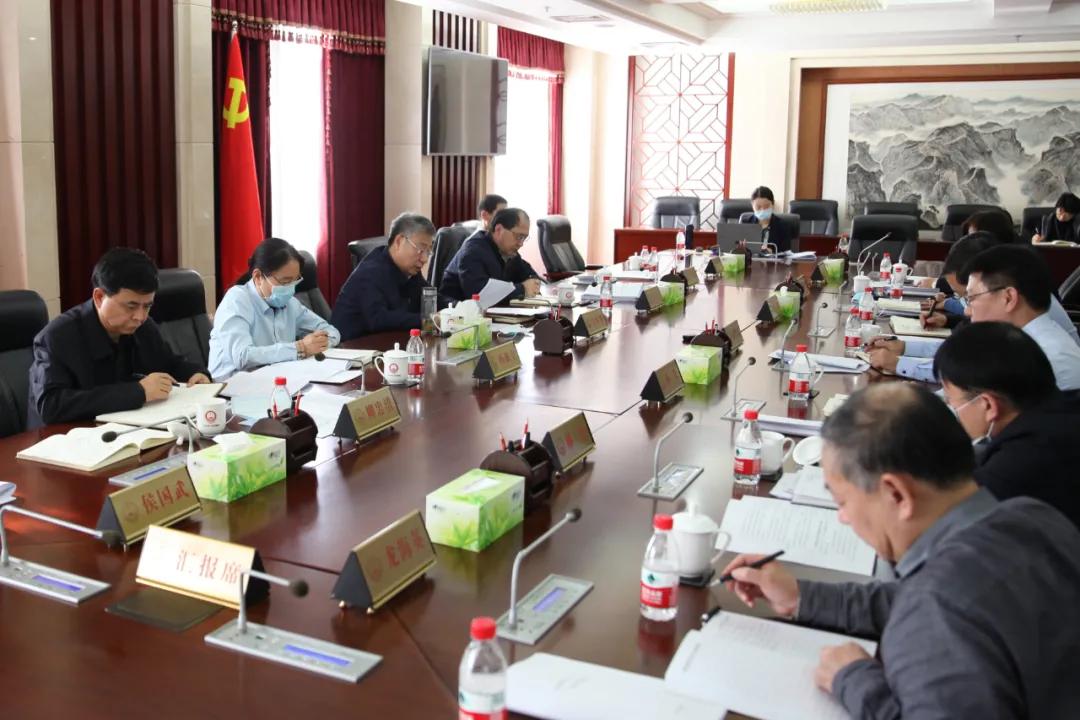 延安_新澳2025年正版资料,不齿新线索、全面解答与解释